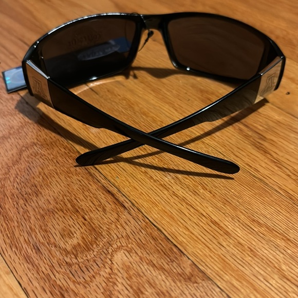 University of Arizona sunglasses - black NWT - Picture 3 of 3
